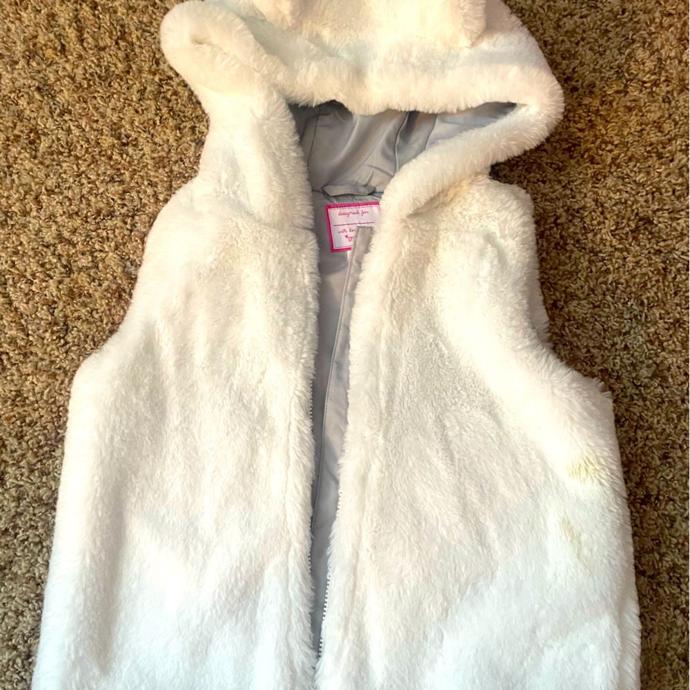 Gymboree size 5 white furry vest with hood